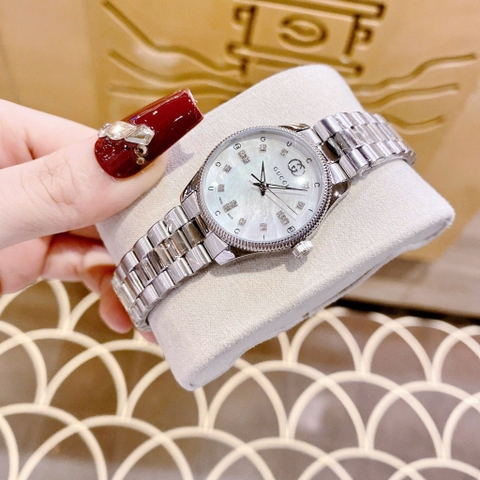 Gucci G-Timeless Diamond |Nữ Giới |Mặt Xà Cừ |Dây Kim Loại Trắng Silver |Máy Pin (Quartz) |Size 30mm