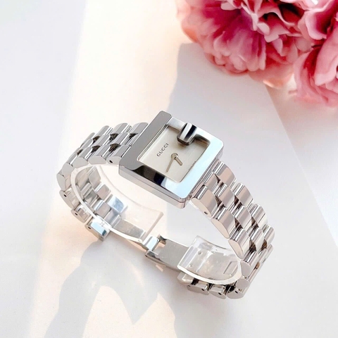Gucci G-Watch |Nữ Giới |Mặt Vuông |Dây Kim Loại Silver |Máy Pin (Quartz) |Size 23x21mm