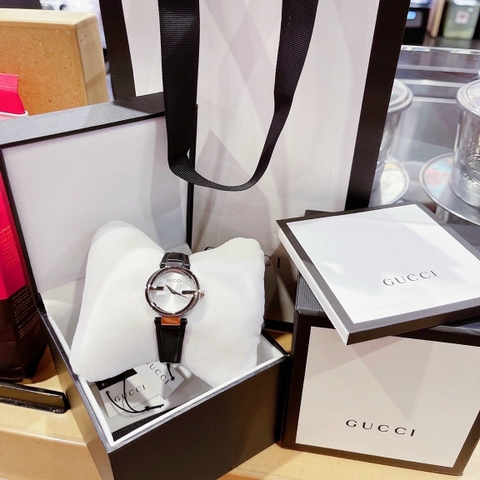 Gucci Interlocking |Nữ Giới |Mặt Trắng |Dây Da Đen |Máy Pin (Quartz) |Size 29mm