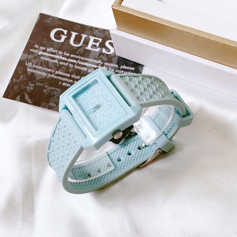 Guess Classic |Nữ Giới |Mặt Vuông |Dây Silicone Xanh Pastel |Máy Pin (Quartz) |Size 33mm