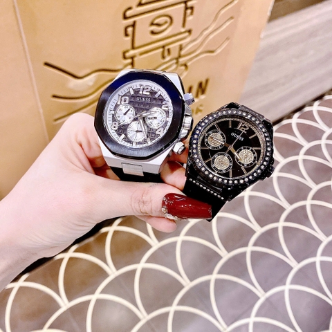Guess Empire |Cặp Đôi |Mặt Tròn Đen |Đính Đá |Dây Cao Su |Size 46x38mm