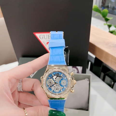 Guess Fusion |Vàng Gold |Nữ Giới |Đính Đá |Dây Silicone Xanh |Máy Pin (Quartz) |Size 36mm