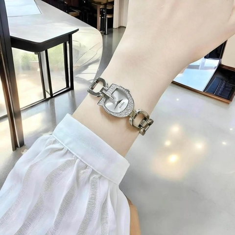 Guess Gia |Nữ Giới |Mặt Chữ G |Dây Mắt Xích Trắng Silver |Máy Pin (Quartz) |Size 22mm