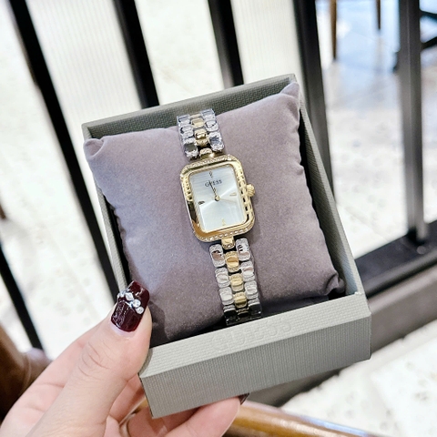 Guess Isla |Nữ Giới |Mặt Vuông Trắng |Dây Kim Loại Demi Vàng |Máy Pin (Quartz) |Size 22mm