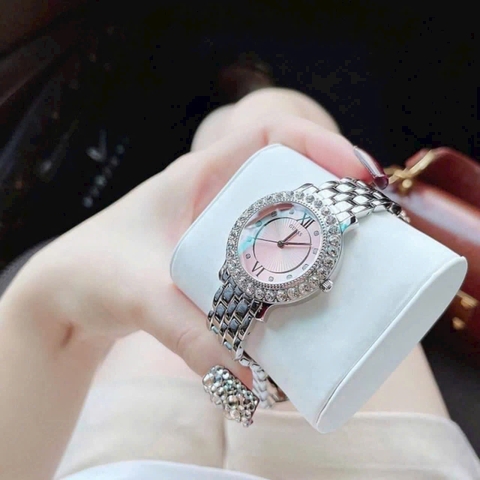 Guess Mâm Xôi |Nữ Giới |Mặt Mâm Xôi |Màu Hồng |Dây Kim Loại Silver |Máy Pin (Quartz) |Size 34mm