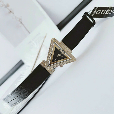 Guess Mặt Tam Giác |Nữ Giới |Vàng Gold |Dây Da Đen |Máy Pin (Quartz) |Size 34mm