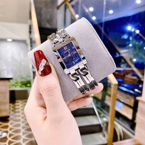 Guess Mod ID |Nữ Giới |Mặt Chữ Nhật |Denim |Lắc Tay Silver |Máy Pin (Quartz) |Size 24x29mm