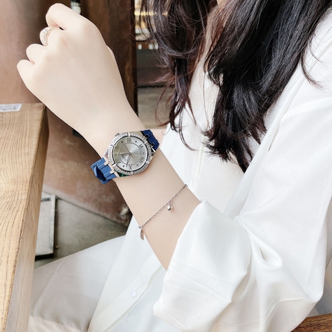 Guess Modern |Nữ Giới |Mặt Tròn Trắng |Dây Sillicone Xanh |Máy Pin (Quartz) |Size 36mm