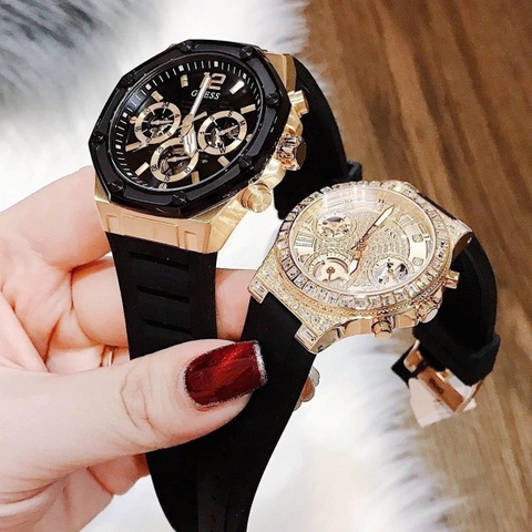 Guess Momentum |Cặp Đôi |Vàng Gold |Dây Sillicone Đen |Size 44x36mm