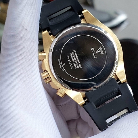 Guess Momentum |Nam Giới |Vàng Gold |Dây Sillicone Đen |Máy Pin (Quartz) |Size 44mm