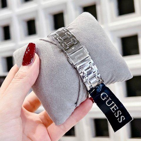 Guess Octagonal |Nữ Giới |Mặt Xanh Dương |Đính Đá |Dây Kim Loại Silver |Máy Pin (Quartz) |Size 36mm