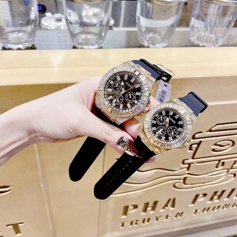 Guess Rigor |Cặp Đôi |Đính Đá Vàng Gold |Dây Cao Su Đen |Size 47x38mm