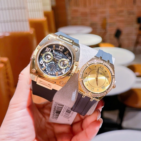 Guess Vàng Gold |Cặp Đôi |Đính Đá |Dây Cao Su Màu Đen |Size 44x36mm