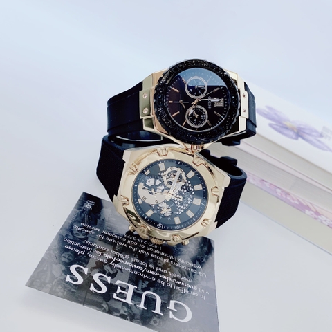 Guess Vàng Gold |Cặp Đôi |Mặt Tròn |Dây Sillicone Đen |Size 46x36mm