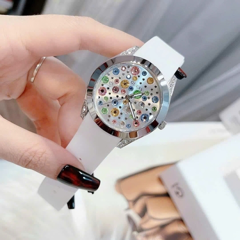 Guess Wonderlust |Nữ Giới |Đính Đá Nhiều Màu |Dây Sillicone Trắng |Máy Pin (Quartz) |Size 38mm