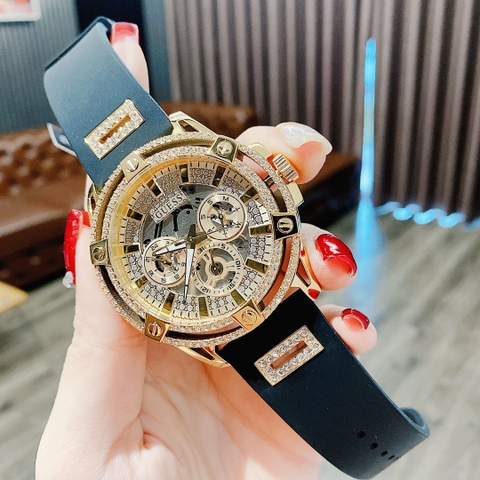 Guess Multi-Function |Nam giới |Đính Đá Vàng Gold |Dây Sillicone Đen |Máy Pin (Quartz) |Size 48mm