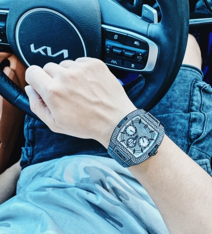 Guess Phoenix |Nam giới |Chronograph |Đính Đá |Dây Kim Loại Đen |Máy Pin (Quartz) |Size 43mm