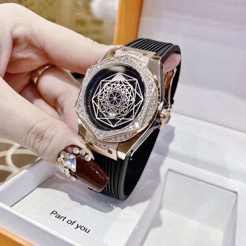 Hanboro Mặt Vũ Trụ |Cặp Đôi |Full Đá |Rose Gold |Dây Da Bọc Cao Su Đen |Nữ 36mm |Nam 42mm