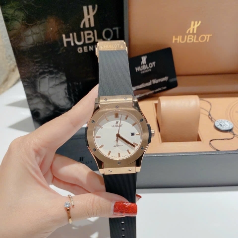Hublot Classic Fusion |Nam Giới |Mặt Trắng |Rose Gold |Dây Silicone Đen |Máy Cơ (Automatic) |Size 42mm