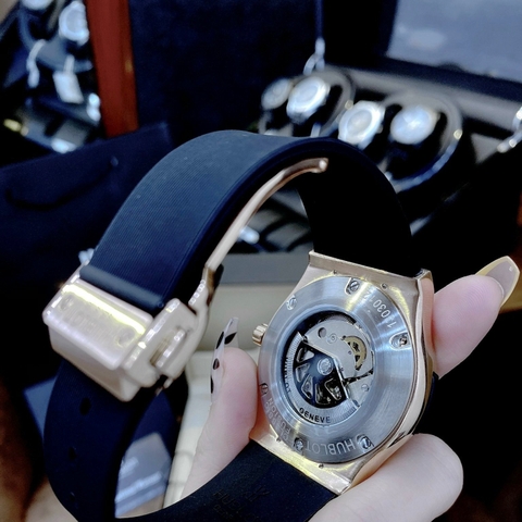 Hublot Classic Fusion |Nam Giới |Rose Gold |Dây Silicone Đen |Máy Cơ (Automatic) |Size 42mm