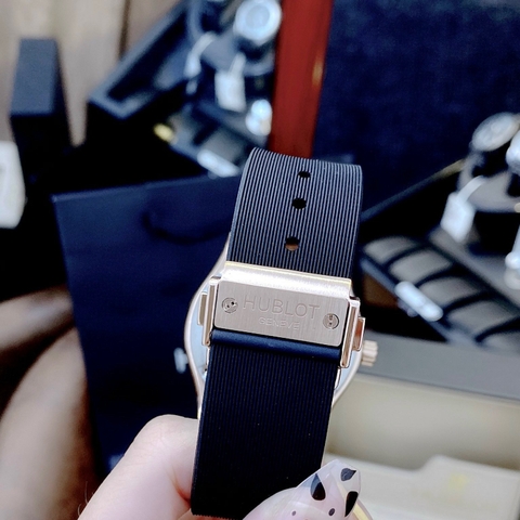 Hublot Classic Fusion |Nam Giới |Rose Gold |Dây Silicone Đen |Máy Cơ (Automatic) |Size 42mm