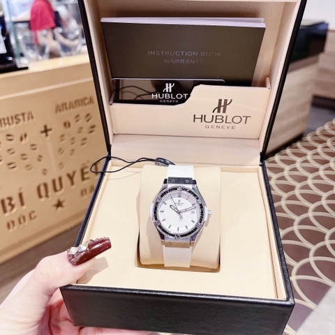Hublot Geneve |Nữ Giới |Đính Đá Đen |Dây Silicone Trắng |Máy Pin (Máy Quartz) |Size 34mm
