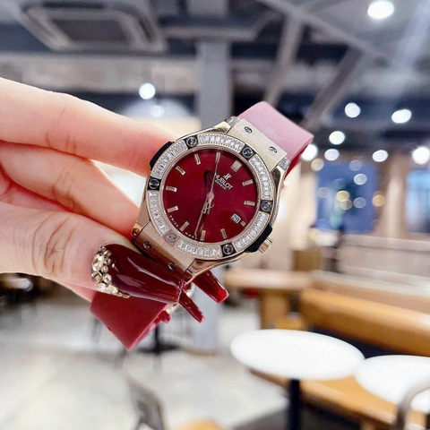 Hublot Geneve |Nữ Giới |Rose Gold |Đính Đá |Dây Silicone Đỏ |Máy Pin (Máy Quartz) |Size 34mm