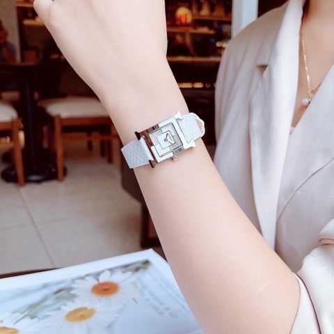 Madocy Tựa Hermes |Nữ Giới |Mặt Vuông Đính Đá |Dây Da Trắng |Máy Pin (Quartz) |Size 32mm
