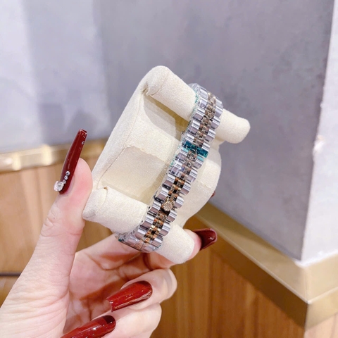 Rolex Mặt Số La Mã |Nữ Giới |Hồng |Niềng Khía |Dây Kim Loại Demi |Máy Pin (Máy Quartz) |Size 28mm
