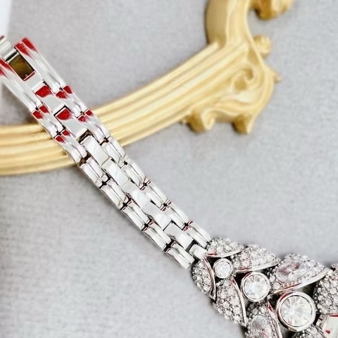 Melissa Mặt Vuông |Nữ Giới |Đính Đá |Lắc Tay Trắng Silver |Máy Pin (Quartz) |Size 38mm