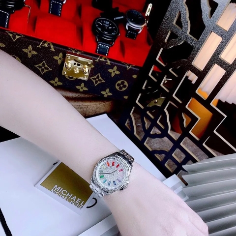 Michael Kors Baguette Rainbow |Nữ Giới |Mặt Full Đá |Dây Kim Loại |Máy Pin |Size Lớn 36mm