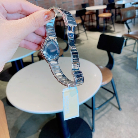 Micheal Kors Sylvia |Nữ Giới |Mặt Xà Cừ |Đính Đá |Dây Kim Loại Silver |Máy Pin (Quartz) |Size 33mm