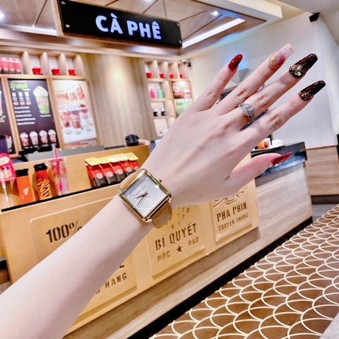 Michael Kors Lake |Nữ Giới |Mặt Vuông Trắng |Dây Da Nâu |Máy Pin (Quartz) |Size 33mm