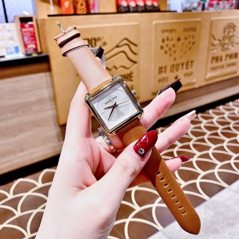 Michael Kors Lake |Nữ Giới |Mặt Vuông Trắng |Dây Da Nâu |Máy Pin (Quartz) |Size 33mm