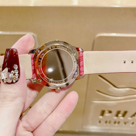 Michael Kors Runway |Nữ Giới |Mặt Tròn |Dây Da Đỏ MK |Máy Pin (Máy Quartz) |Size Lớn 40mm