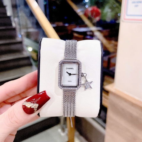 Chanel Boy Friend |Nữ Giới |Mặt Chữ Nhật Trắng |Dây Lưới Silver |Máy Pin (Quartz) |Size 24x32mm