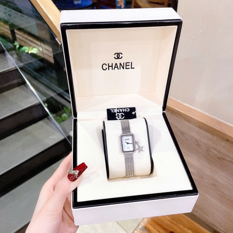 Chanel Boy Friend |Nữ Giới |Mặt Chữ Nhật Trắng |Dây Lưới Silver |Máy Pin (Quartz) |Size 24x32mm