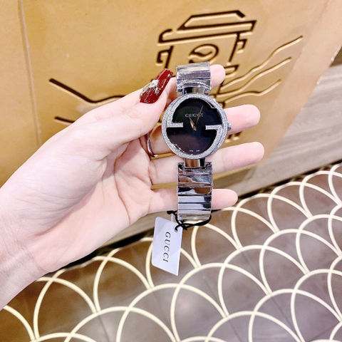 Gucci Interlocking |Nữ Giới |Mặt Đen |Đính Đá |Dây Kim Loại Silver |Máy Pin (Quartz) |Size 38mm