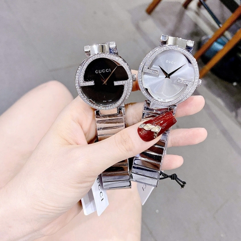 Gucci Interlocking |Nữ Giới |Mặt Đen |Đính Đá |Dây Kim Loại Silver |Máy Pin (Quartz) |Size 38mm