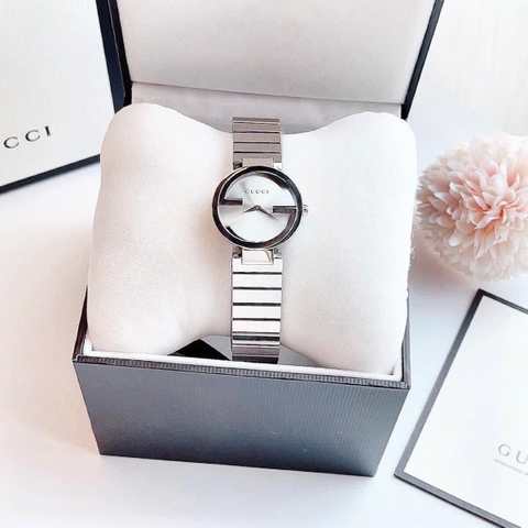 Gucci Interlocking |Nữ Giới |Mặt Trắng |Dây Kim Loại Silver |Máy Pin (Quartz) |Size 29mm