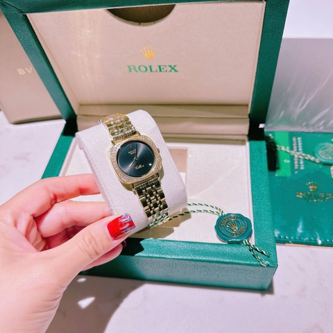 Rolex Cellini |Nữ Giới |Mặt Vuông Đen |Dây Kim Loại Vàng Gold |Máy Pin (Máy Quartz) |Size 33mm