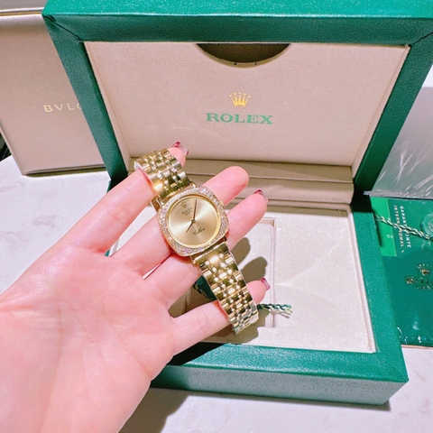 Rolex Cellini |Nữ Giới |Mặt Vuông |Đính Đá |Dây Kim Loại Vàng Gold |Máy Pin (Máy Quartz) |Size 33mm