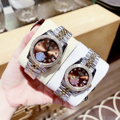 Rolex Đính Đá |Cặp Đôi |Mặt Nâu |Dây Kim Loại Demi Vàng Gold |Máy Cơ (Automatic) |Size 41x31mm