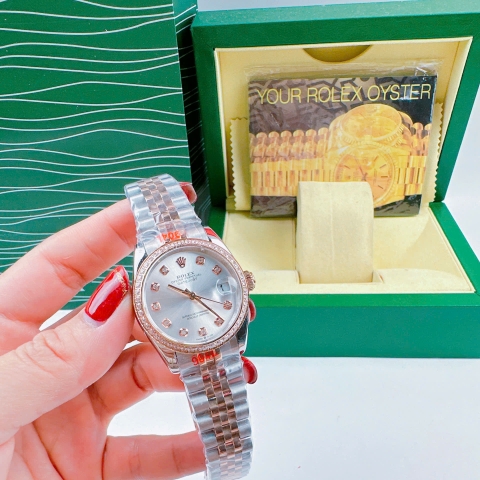 Rolex Đính Đá |Nữ Giới |Mặt Trắng |Dây Kim Loại Trắng Demi Rose |Máy Pin (Máy Quartz) |Size 31mm