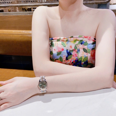 Rolex Date Just |Nữ Giới |Mặt Xanh Lá |Niềng Khía |Dây Kim Loại Demi |Máy Pin (Máy Quartz) |Size 28mm