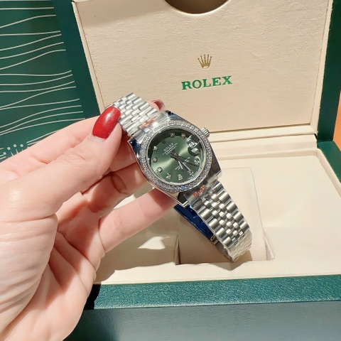 Rolex Đính Đá |Nữ Giới |Mặt Xanh Rêu |Dây Kim Loại Silver |Máy Pin (Máy Quartz) |Size 31mm