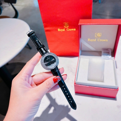 Royal Crown Đính Đá Rơi |Nữ Giới |Mặt Tròn |Dây Da Đen |Máy Pin (Quartz) |Size 35mm