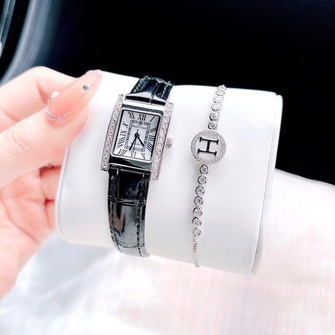 Royal Crown Mặt Chữ Nhật |Nữ Giới |Số La Mã |Đính Đá |Dây Da Đen |Máy Pin (Quartz) |Size 20x28mm