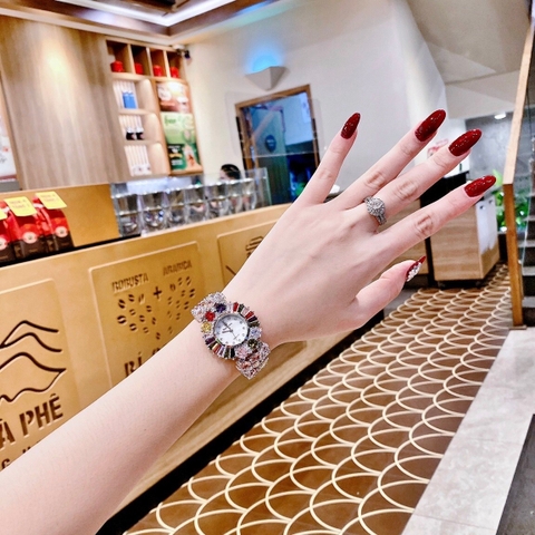 Royal Crown Mặt Full Đá Nhiều Màu |Nữ Giới |Lắc Tay Trắng Silver |Máy Pin (Quartz) |Size 36mm