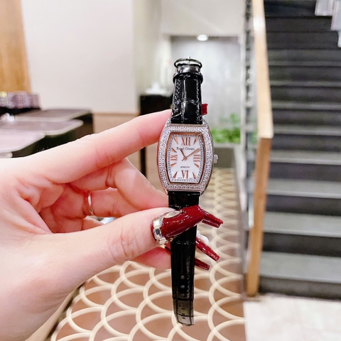 Royal Crown Mặt Oval |Nữ Giới |Đính Đá |Dây Da Đen |Máy Pin (Quartz) |Size 24x30mm